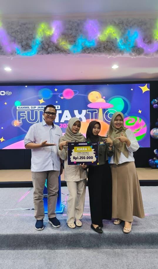 Penghargaan juara 1 lomba konten kreator yang diselenggarakan oleh Direktorat Jenderal Pajak Jawa Timur 
